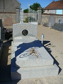 La sépulture de Max Jacob à Saint-Benoît-sur-Loire.