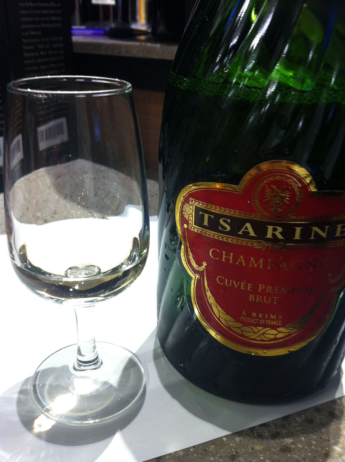 https://upload.wikimedia.org/wikipedia/commons/thumb/a/a4/Tsarine_brut.jpg/1200px-Tsarine_brut.jpg