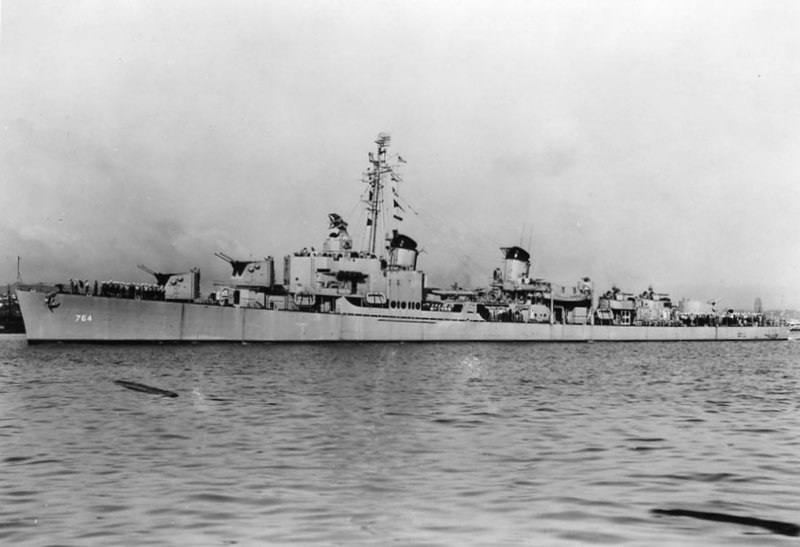 File:USS Lloyd Thomas (DD-764) in San Francisco Bay 1947.jpg