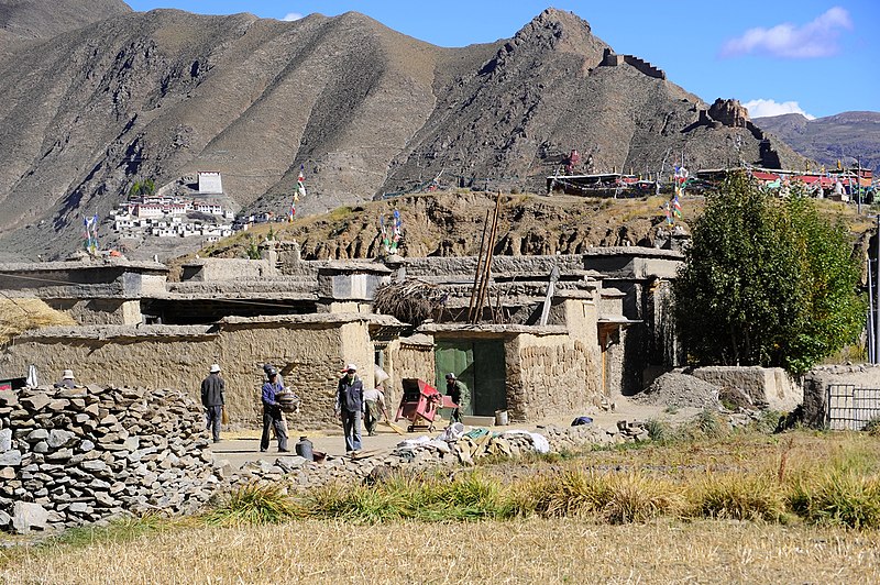 File:Valley of Tibetan kings.jpg