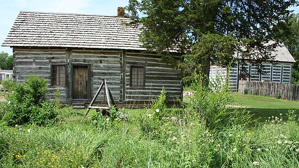 The Francois Vertefeuille House in the Town of Prairie du Chien was built in the 1810s by fur traders. A rare example of the pièce-sur-pièce à couliss