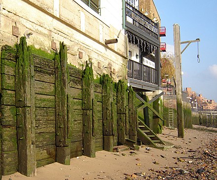 Though Execution Dock is long gone, this gibbet is still maintained on the Thames foreshore by the Prospect of Whitby public house
