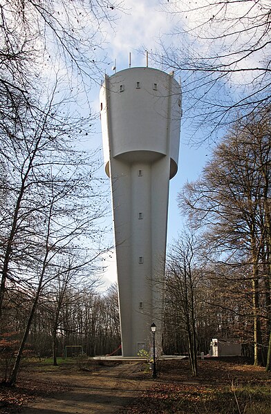 File:Wasserturm Howald 01.jpg