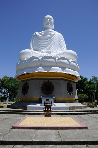 File:White Bouddha Nha Trang.jpg