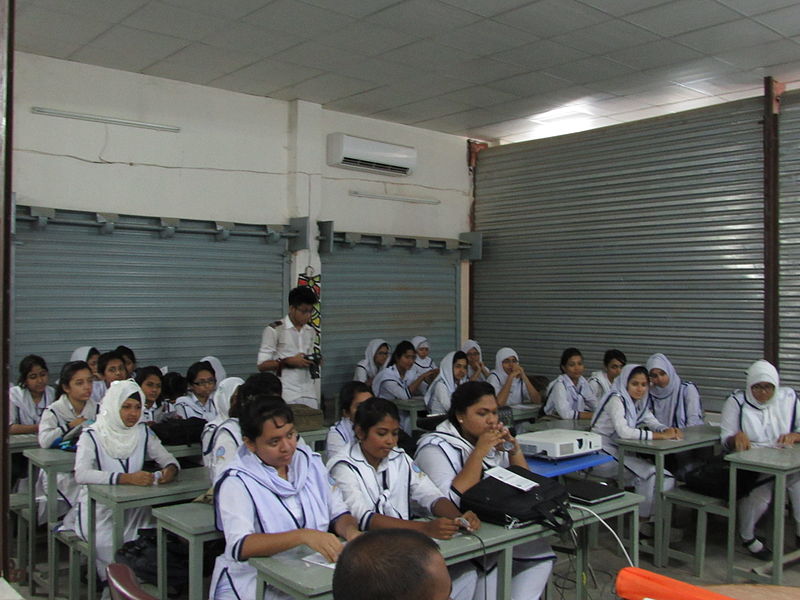 File:Wikipedia school program at Police Smrity School 04.JPG