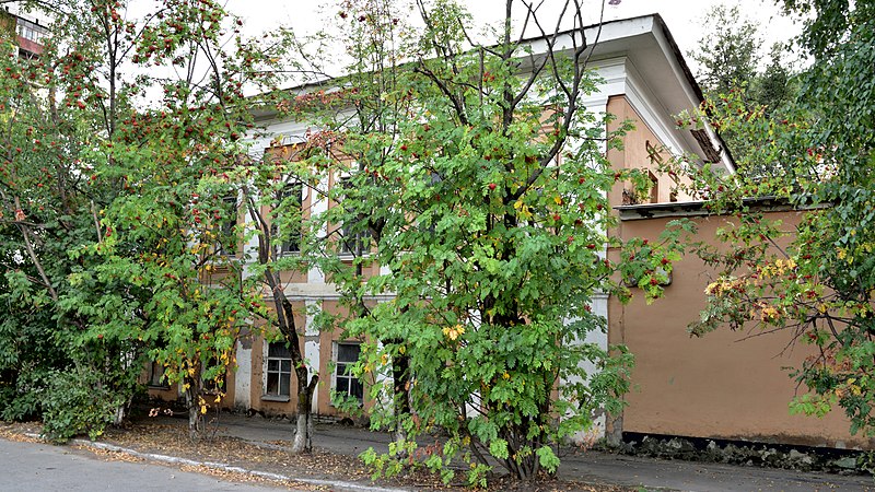 File:Zlatoust. The house is residential. Taganayskaya street, 6.jpg