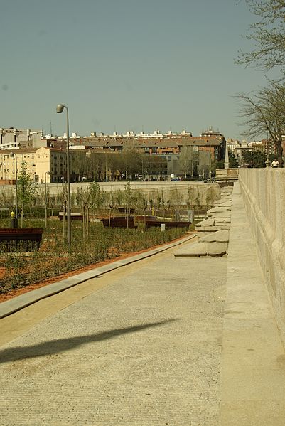 File:® MADRID P.L.M. PUENTE TOLEDO-CARA OESTE - panoramio (3).jpg