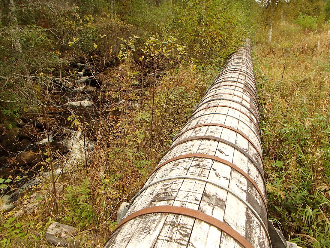 Conduite d'eau en bois