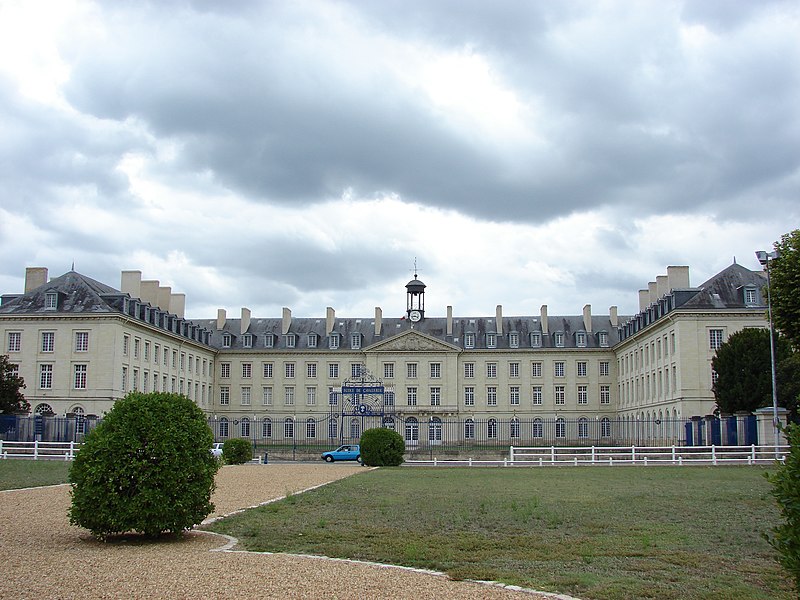 File:École de Cavalerie, Saumur, Pays de la Loire, France - panoramio.jpg