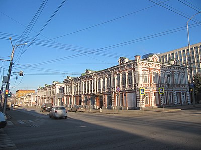 Здание правительства области, бывший комплекс Верхнего базара, вид с пересечения улиц Горького и Московская.