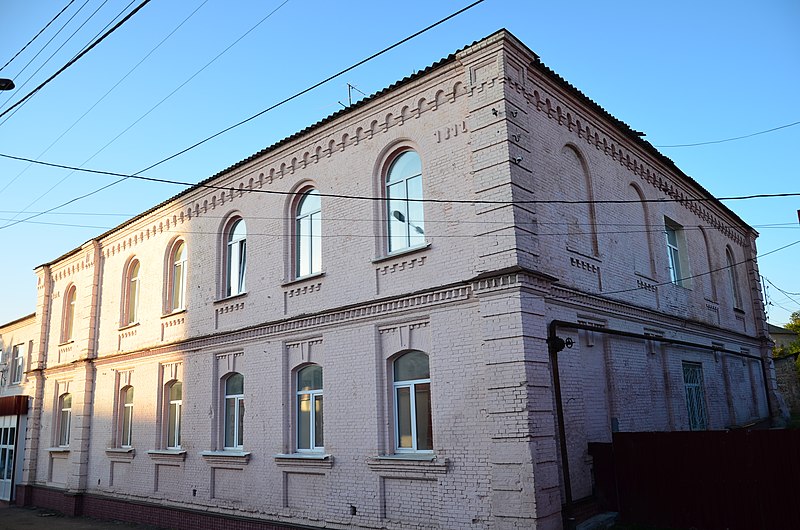File:М. Васильків, вул. Гоголя, 16, школа №1, колишня синагога.jpg