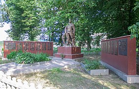 Братська могила і пам'ятник воїнам-односельчанам