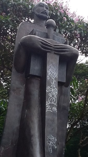 File:“Andando - Monumento a São Paulo”, de Galileo Ememndabili PRAÇA VINICÍUS DE MORAES-IN SÃO PAULO-BRASIL 06.jpg