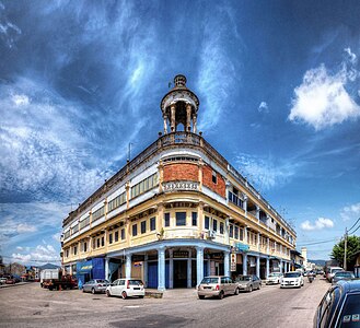 This is a amazing photo show the beautiful Batu Pahat building and you can know the town is a historical town through this AMAZING picture.