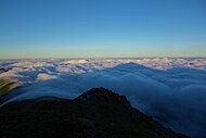 滝雲と影上河内岳.jpg