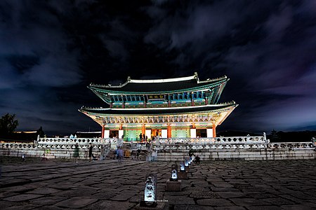 Fail:밤의_경복궁.jpg