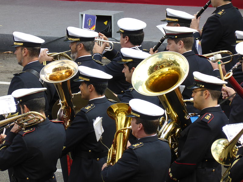 File:12 de octubre de 2014 en Madrid, banda de música de la Armada Española.JPG