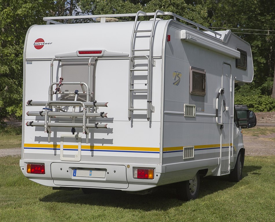 Location Camping-car profilé  Pujols - Bürstner Fiat ducato