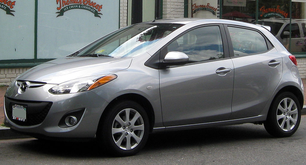 File:2011 Mazda2 -- 08-10-2011.jpg - Wikipedia