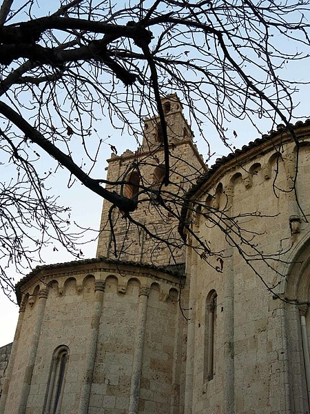 File:242 Monestir de Sant Cugat del Vallès, absis i campanar.JPG