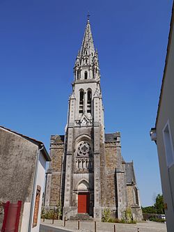 44 La Limouzinière église.jpg