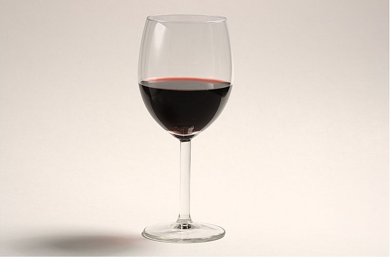 File:A glass of red wine.jpg