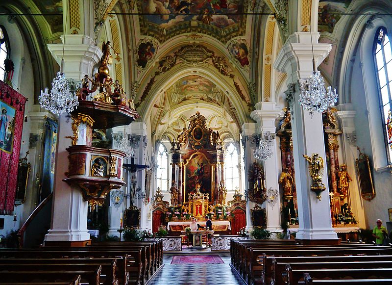 File:Absam Basilika St. Michael Innen Langhaus Ost 3.jpg