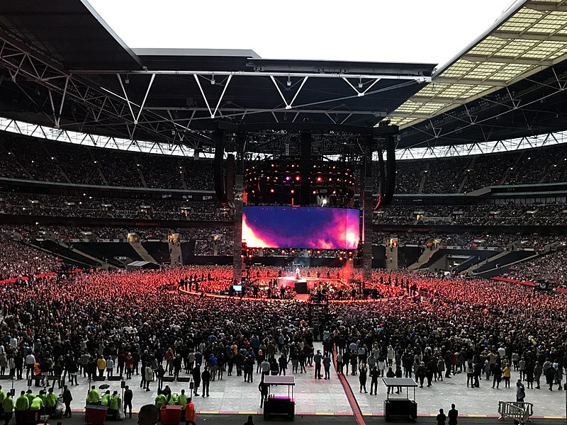 File:Adele Live 2017 - The FINALE - WEMBLEY Stadium - LONDON - Skyfall (night 1).jpg