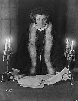 Agnes Mowinckel Fru Inger 1921b.jpg