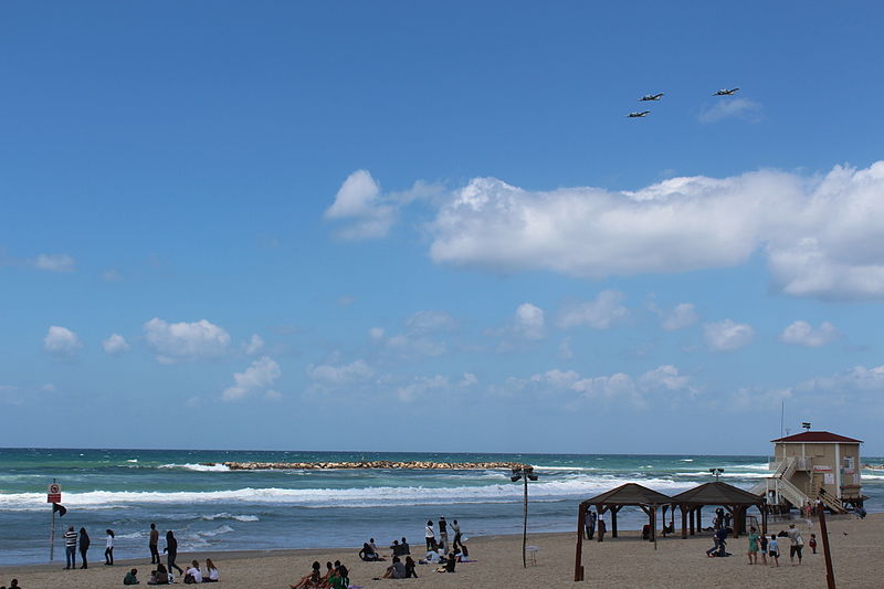 File:Air Force Fly By on Tel Aviv Beach IMG 1649.JPG