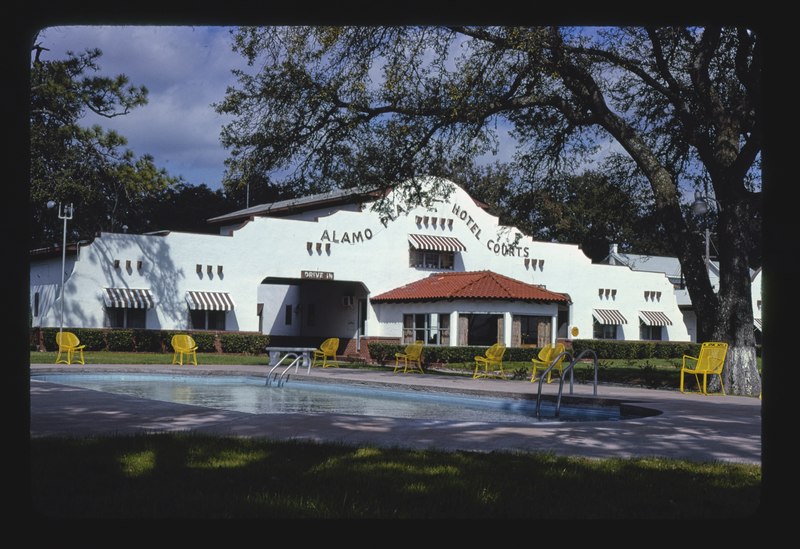 File:Alamo Plaza Hotel Courts, Gulfport, Mississippi LCCN2017710205.tif