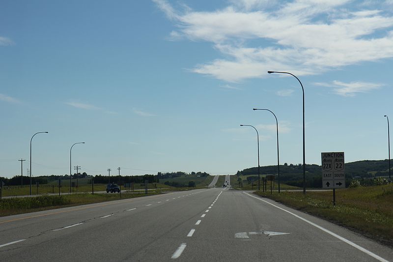 File:Alberta Highway 22X west terminus looking east.jpg