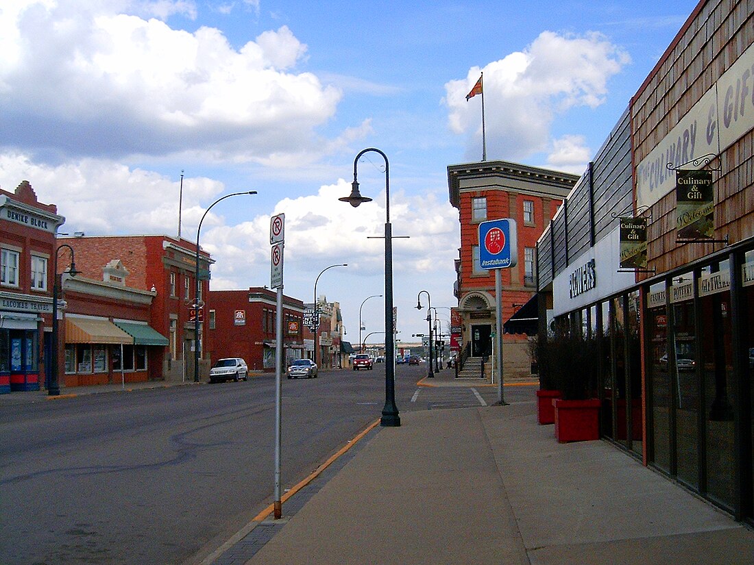 File:Alberta mainstreet Lacombe 043.jpg