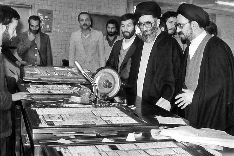 File:Ali Khamenei in the ettelaat newspaper office (4).jpg