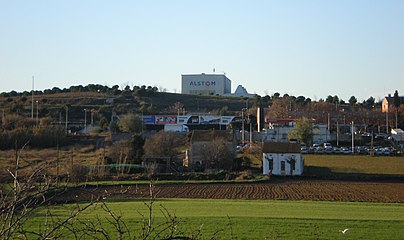 Español: La factoría Alstom de Santa Perpètua de Mogoda vista desde El Calderí en Mollet del Vallès (Vallès Oriental, Barcelona, Catalunya).