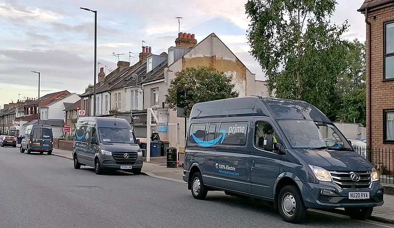 File:Amazon Prime electric delivery vans in East Barnet Road.jpg