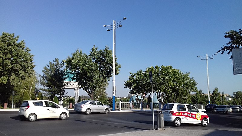 File:Amir Temur Street in Tashkent.jpg