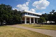 Porter Henderson Library