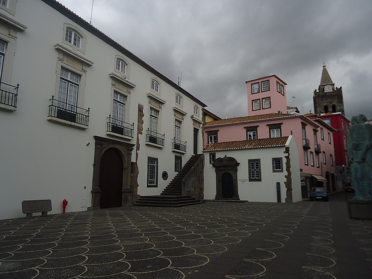 File:Jogos tradicionais - avião, Escola da Ladeira, Santo António, Funchal,  Madeira - IMG 20190228 175816.jpg - Wikimedia Commons