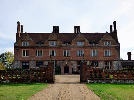 Aston Bury Manor house Aston Bury Manor.jpg