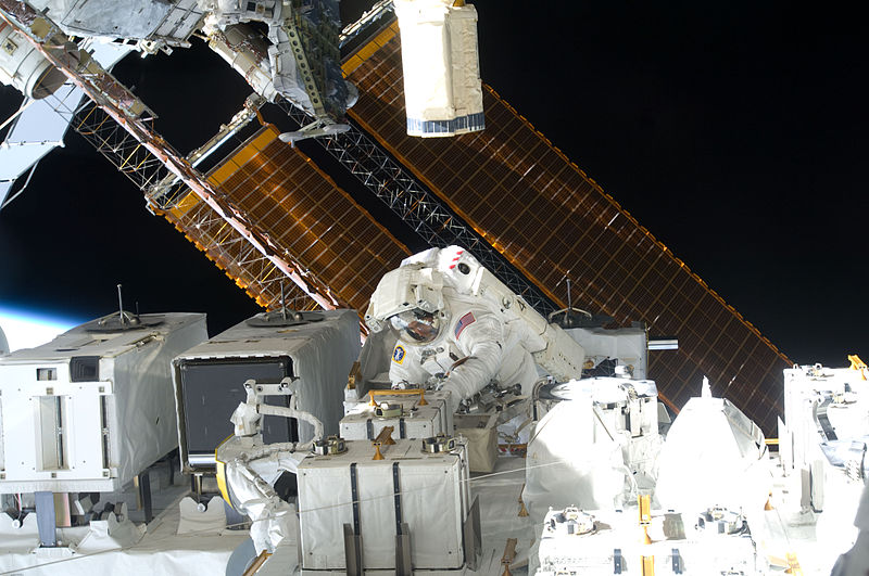 File:Astronaut Christopher Cassidy during STS-127's third space walk.jpg
