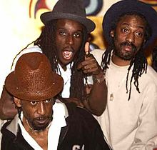 Aswad en 2002