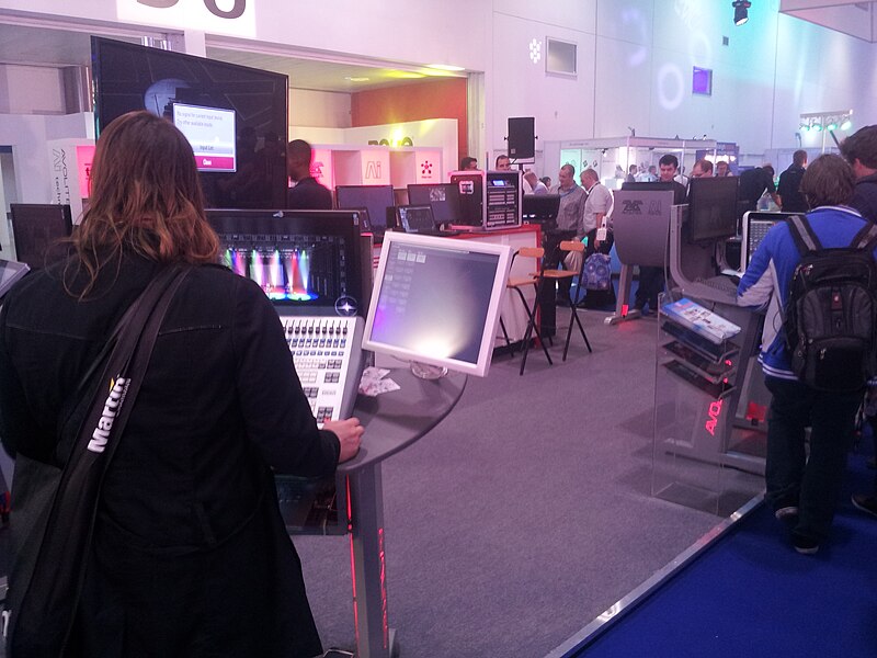 File:Avolites Tiger Touch II at PLASA 2013.jpg