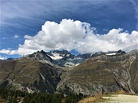 Bösentrift and Oberrothorn on summer 20.jpg