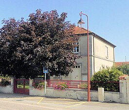 The town hall and school in Balléville
