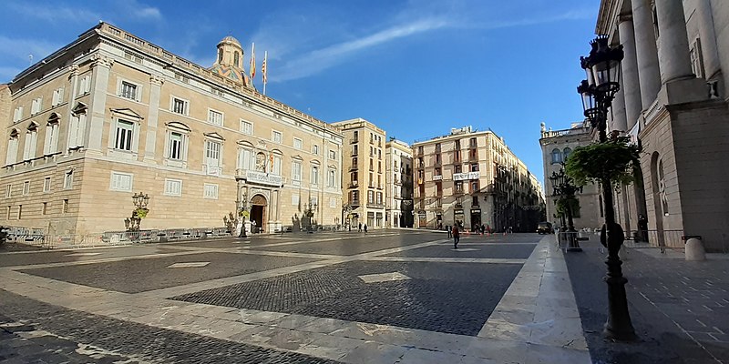 File:Barcelona - Plaça Sant Jaume.jpg