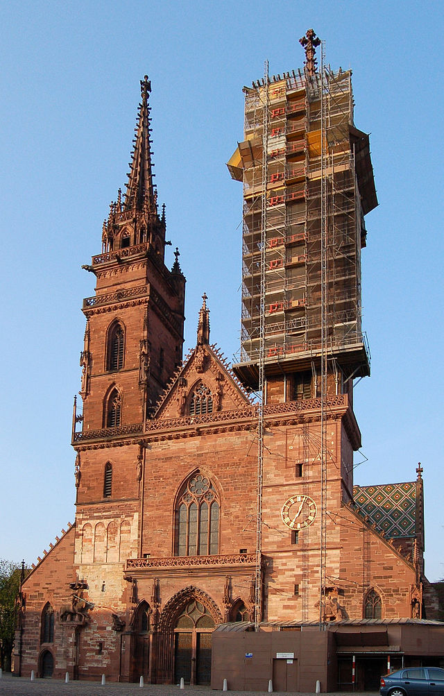 Westfassade des Basler Münsters