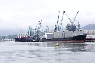 Batumi port 1.jpg