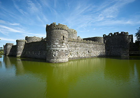 Beaumaris Castle (8074243202)