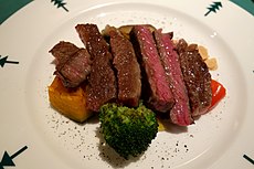 Beef steak (11888070325).jpg